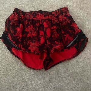 lululemon size 4 hotty hot shorts